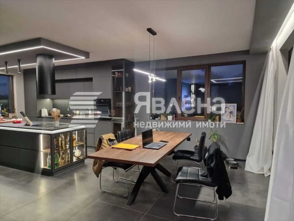 Къща в София, Център - 263 кв.м за 873 €/кв.м - Снимка #1