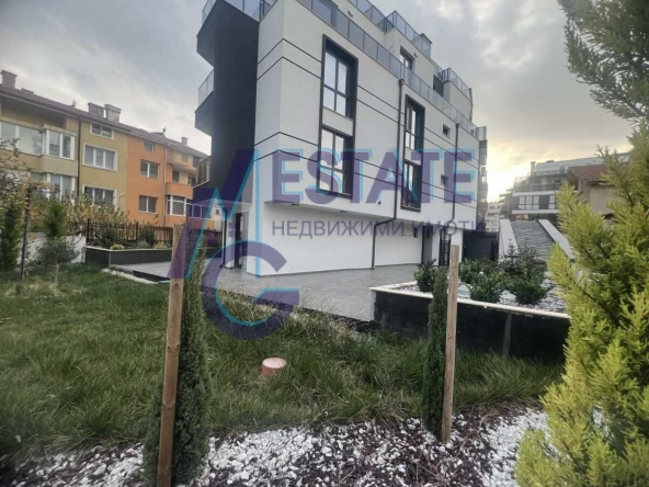 Тристаен апартамент в Бургас, Сарафово - 316 кв.м за 581 €/кв.м - Снимка #1