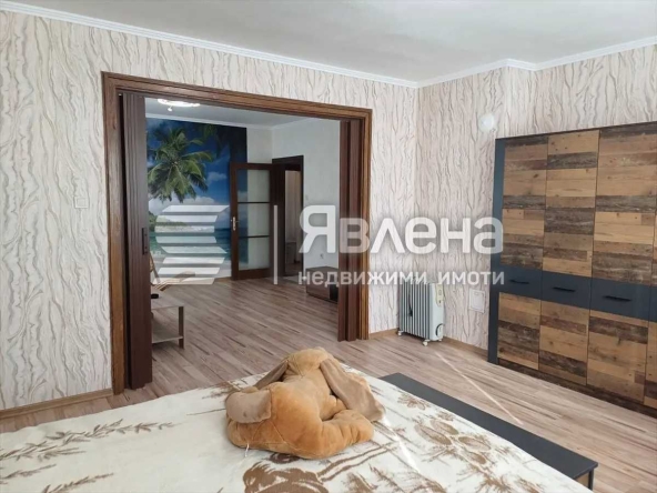 Дава се под наем Тристаен апартамент в София, Център - 95 кв.м за 443.7 € - Снимка #1