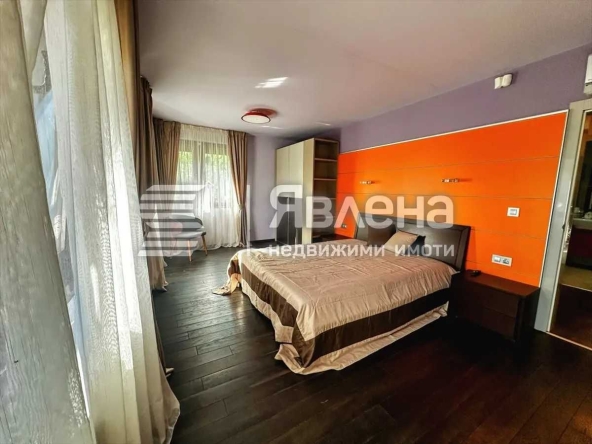 Дава се под наем Двустаен апартамент в София, Център - 90 кв.м за 997.05 € - Снимка #1
