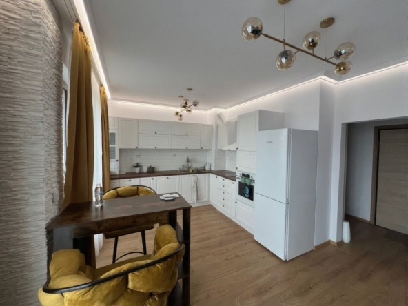 Двустаен апартамент в Пловдив, Христо Смирненски - 70 кв.м за 4 €/кв.м - Снимка #1