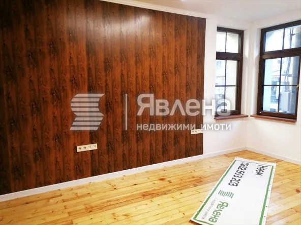 Дава се под наем Магазин в София, Център - 100 кв.м за 1346.4 € - Снимка #1