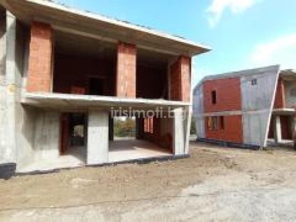 Къща в София, м-т Детски град - 261 кв.м за 1019 €/кв.м - Снимка #1