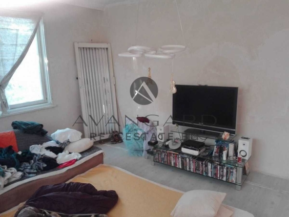 Етаж от къща в с. Златитрап, Област Пловдив - 105 кв.м за 899 €/кв.м - Снимка #1