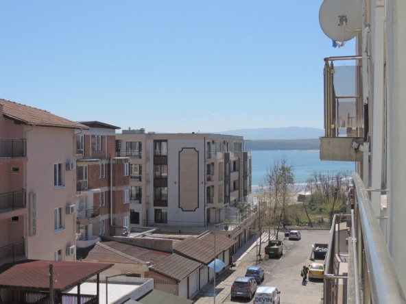 Тристаен апартамент в Приморско - 95 кв.м за 645 €/кв.м - Снимка #1