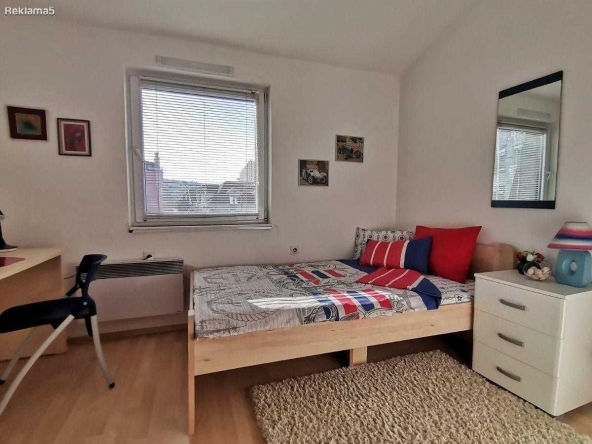 Дава се под наем Двустаен апартамент в Бургас, Изгрев - 67 кв.м за 204 € - Снимка #1