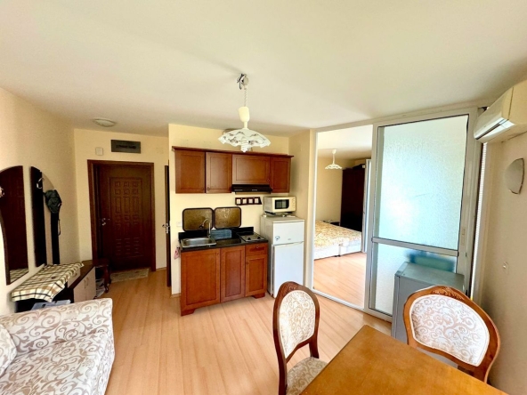 Двустаен апартамент в к.к. Слънчев бряг - 56 кв.м за 592 €/кв.м - Снимка #1