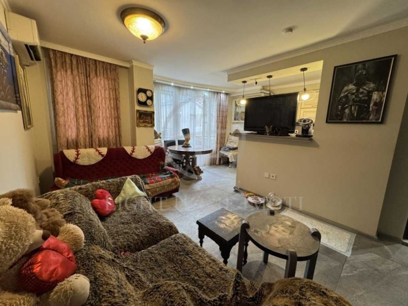Двустаен апартамент в Пловдив, Център - 79 кв.м за 1291 €/кв.м - Снимка #1