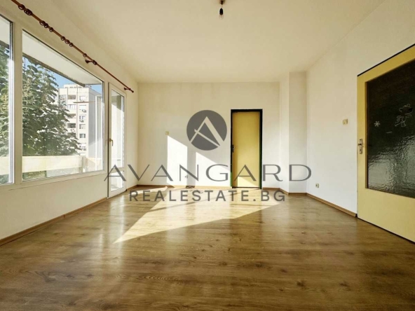 Двустаен апартамент в Пловдив, Кършияка - 64 кв.м за 956 €/кв.м - Снимка #1