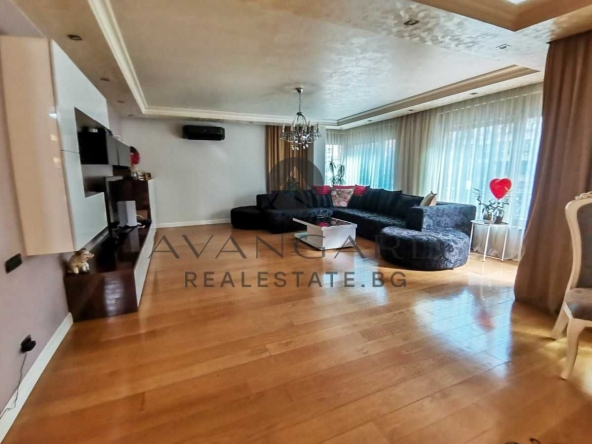 Четиристаен апартамент в Пловдив, Кършияка - 315 кв.м за 1182 €/кв.м - Снимка #1