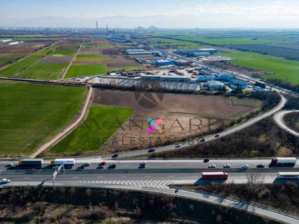 Парцел в Пловдив, Индустриална зона - Север - 7365 кв.м за 19 €/кв.м - Снимка #1