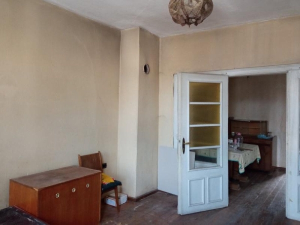 Етаж от къща в Етрополе - 89 кв.м за 472 €/кв.м - Снимка #1