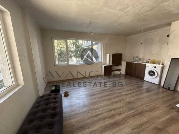 Тристаен апартамент в Пловдив, Център - 100 кв.м за 1489 €/кв.м - Снимка #1