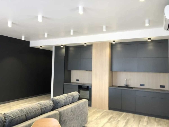 Дава се под наем Двустаен апартамент в София, Център - 55 кв.м за 459 € - Снимка #1