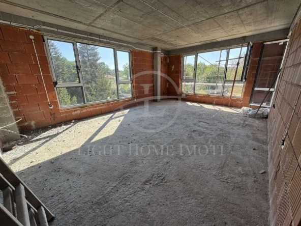 Тристаен апартамент в Пловдив, Кършияка - 119 кв.м за 676 €/кв.м - Снимка #1