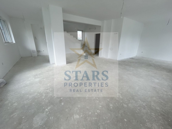 Къща в к.к. Св.Св. Константин и Елена - 210 кв.м за 1093 €/кв.м - Снимка #1