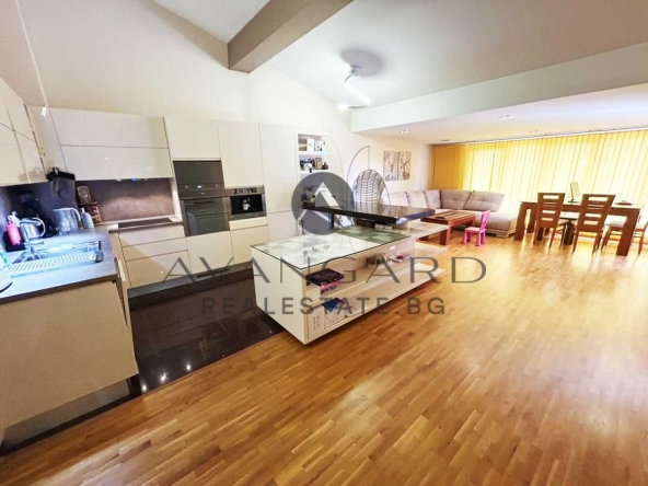 Тристаен апартамент в Пловдив, Кършияка - 145 кв.м за 1041 €/кв.м - Снимка #1
