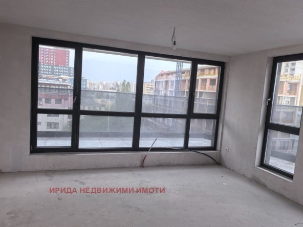 Тристаен апартамент в София, Полигона - 146 кв.м за 1297 €/кв.м - Снимка #1