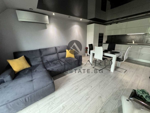 Тристаен апартамент в Пловдив, Център - 102 кв.м за 2390 €/кв.м - Снимка #1