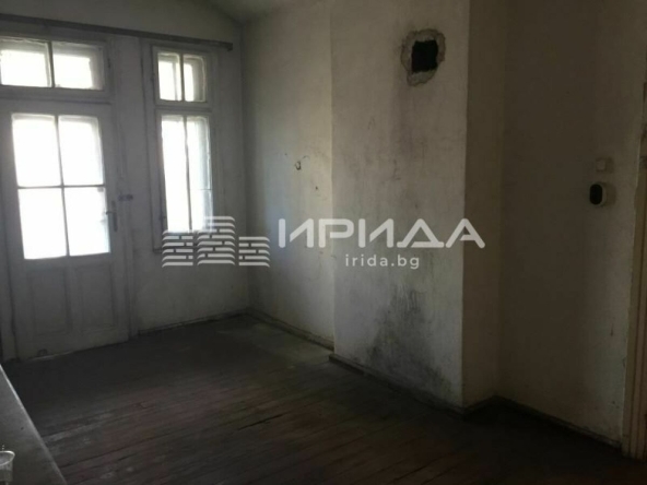 Тристаен апартамент в София, Център - 88 кв.м за 1240 €/кв.м - Снимка #1