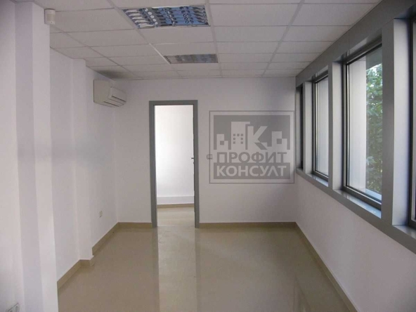 Магазин в Велико Търново, Център - 65 кв.м за 761 €/кв.м - Снимка #1