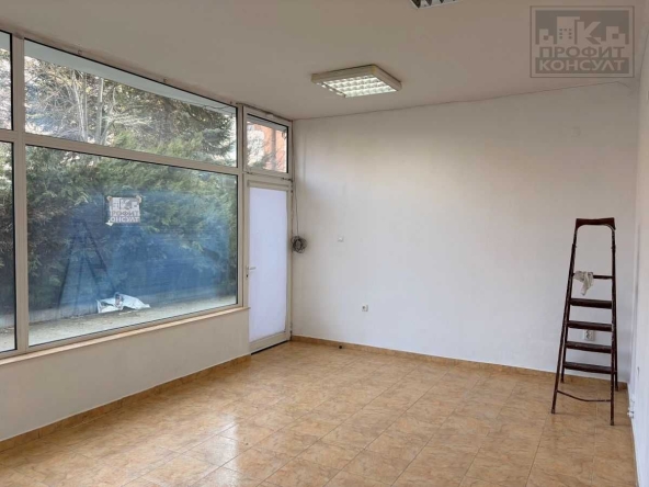 Дава се под наем Офис в Велико Търново, Център - 31 кв.м за 199.41 € - Снимка #1