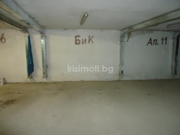 Гараж / Паркомясто в София, Зона Б-19 - 18 кв.м за 1112 €/кв.м - Снимка #1
