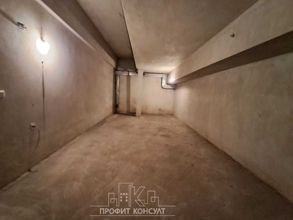 Дава се под наем Гараж / Паркомясто в Велико Търново, Център - 26 кв.м за 79.56 € - Снимка #1