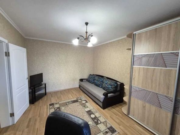 Дава се под наем Двустаен апартамент в София, Зона Б-18 - 55 кв.м за 484.5 € - Снимка #1