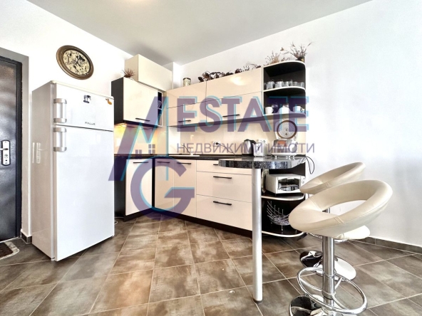 Двустаен апартамент в Поморие - 60 кв.м за 1232 €/кв.м - Снимка #1