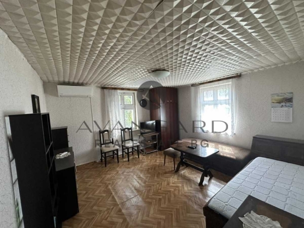 Етаж от къща в Пловдив, Център - 65 кв.м за 1281 €/кв.м - Снимка #1