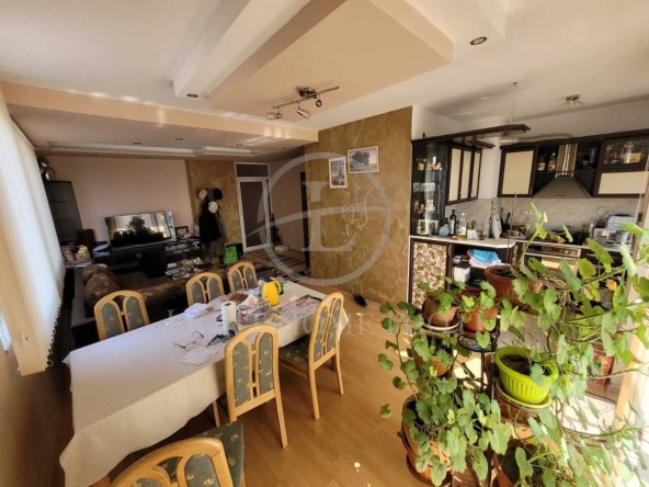 Тристаен апартамент в Пловдив, Кючук Париж - 115 кв.м за 1153 €/кв.м - Снимка #1