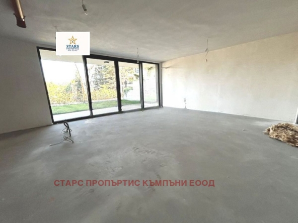 Къща в к.к. Св.Св. Константин и Елена - 185 кв.м за 2275 €/кв.м - Снимка #1