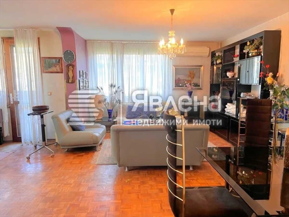 Четиристаен апартамент в София, Център - 128 кв.м за 953 €/кв.м - Снимка #1