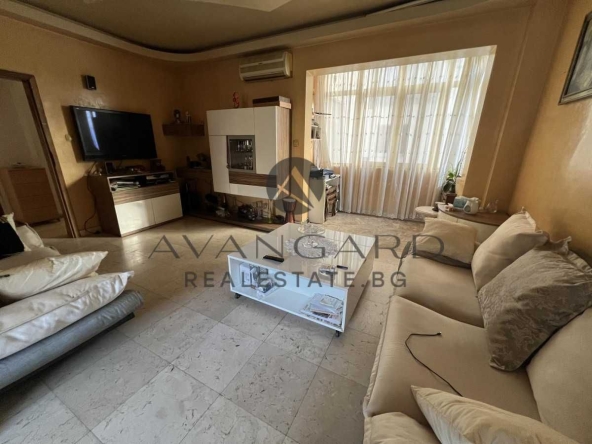 Тристаен апартамент в Пловдив, Център - 100 кв.м за 1015 €/кв.м - Снимка #1