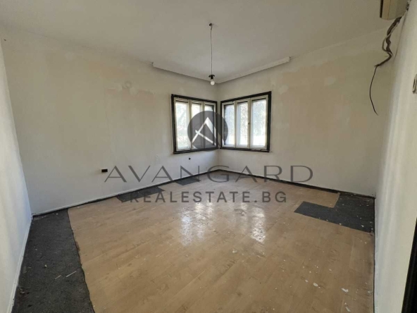 Четиристаен апартамент в Пловдив, Център - 159 кв.м за 957 €/кв.м - Снимка #1