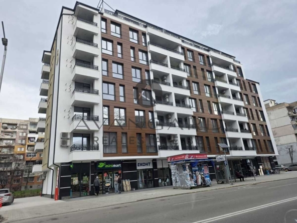 Тристаен апартамент в Пловдив, Тракия - 94 кв.м за 1040 €/кв.м - Снимка #1