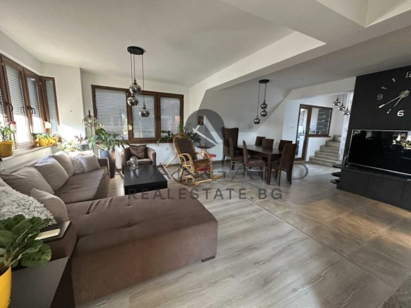 Мезонет в Пловдив, Център - 149 кв.м за 1215 €/кв.м - Снимка #1