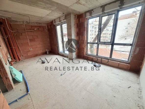 Едностаен апартамент в Пловдив, Център - 44 кв.м за 1081 €/кв.м - Снимка #1