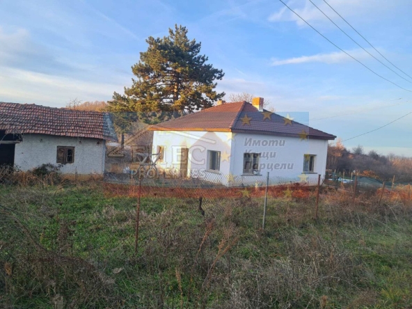 Къща в с. Голяма Брестница, Област Ловеч - 90 кв.м за 312 €/кв.м - Снимка #1