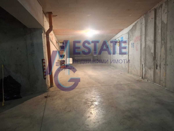 Гараж / Паркомясто в Бургас, Зорница - 33 кв.м за 645 €/кв.м - Снимка #1