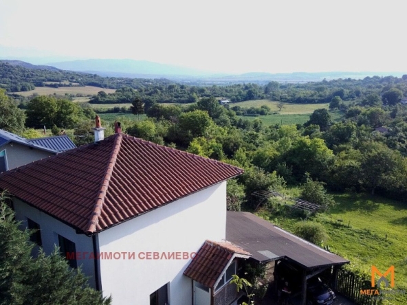 Къща в Севлиево - 200 кв.м за 333 €/кв.м - Снимка #1