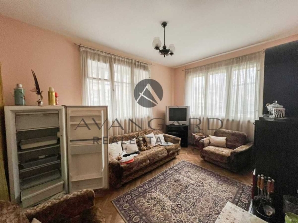 Етаж от къща в Пловдив, Кършияка - 100 кв.м за 1040 €/кв.м - Снимка #1