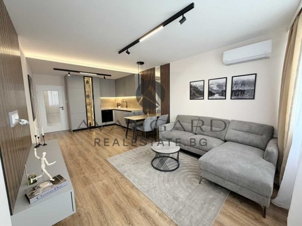 Тристаен апартамент в Пловдив, Изгрев - 115 кв.м за 1087 €/кв.м - Снимка #1