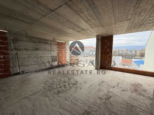 Тристаен апартамент в Пловдив, Кючук Париж - 122 кв.м за 718 €/кв.м - Снимка #1