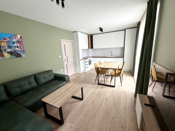 Дава се под наем Двустаен апартамент в Велико Търново, Център - 56 кв.м за 378.93 € - Снимка #1