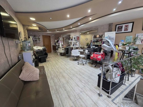 Магазин в Пловдив, Кършияка - 109 кв.м за 1253 €/кв.м - Снимка #1