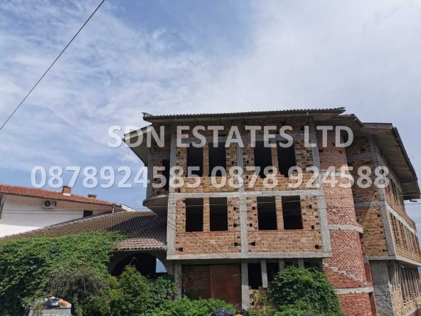 Хотел в Казанлък - 370 кв.м за 372 €/кв.м - Снимка #1