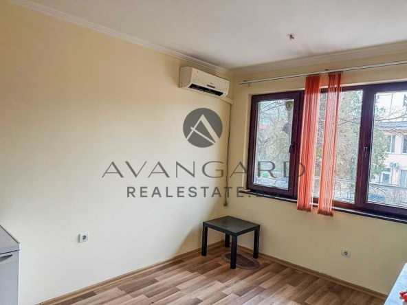 Двустаен апартамент в Пловдив, Център - 38 кв.м за 1503 €/кв.м - Снимка #1