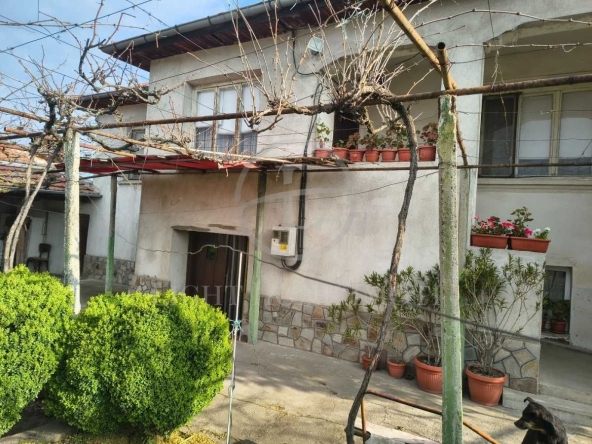 Къща в с. Цалапица, Област Пловдив - 70 кв.м за 875 €/кв.м - Снимка #1